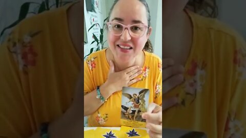 Tirando carta do Tarot pra começar bem o dia #shorts