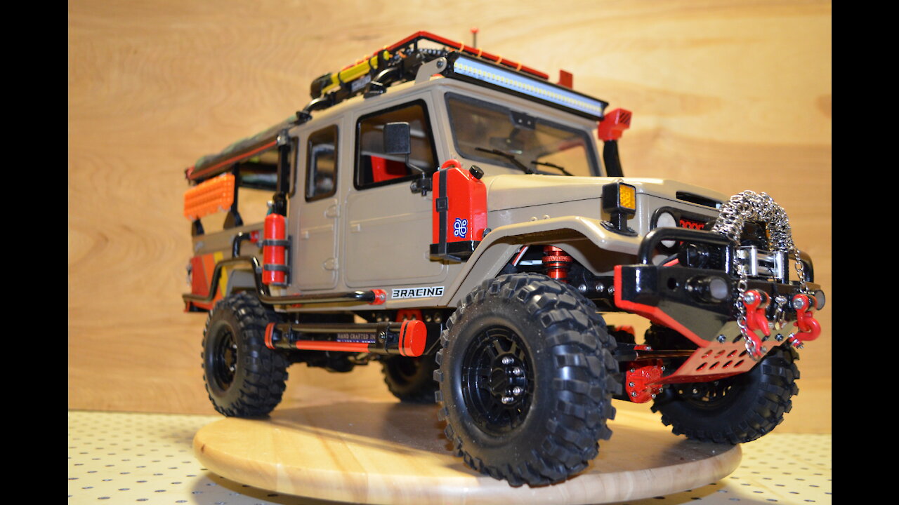 Scratchbuilt 1/10 Scale Toyota LC HJ-45 Crawler