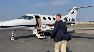 Julien Backhaus entering jet