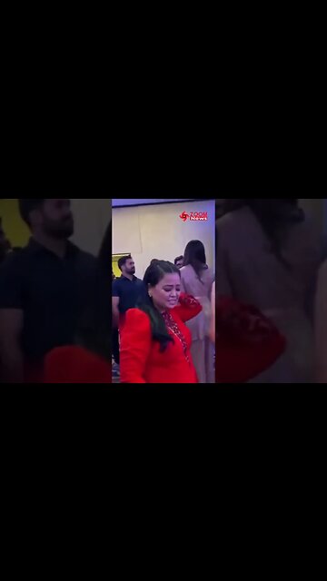 #BhartiSingh के साथ ठुमके लागते नज़र आयी #KarishmaTanna 💃❤️ #shorts