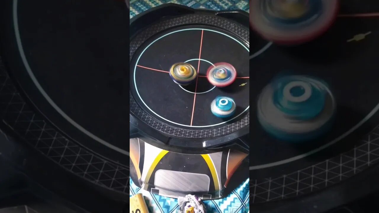 FAFNIR vs 2 VALTRYEK #batalhadebeyblade #beybladeburst #beyblade