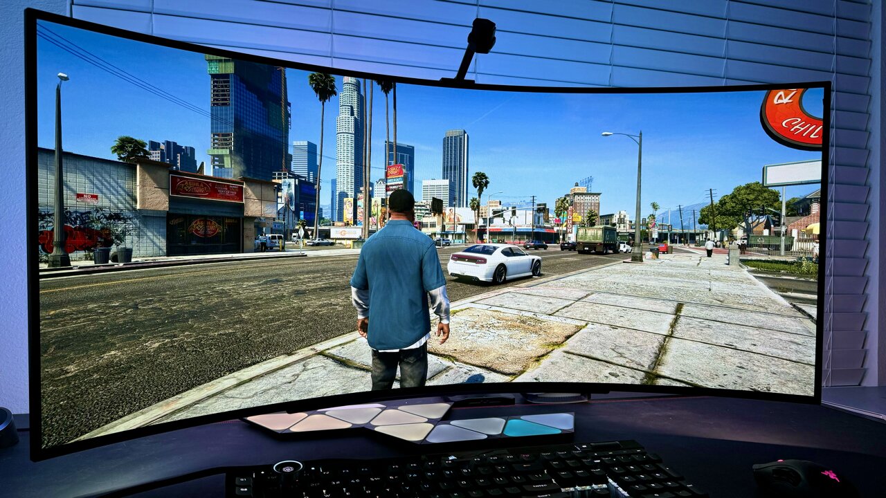 GTA 5 Modded on PC Looks AMAZING on a 45" LG UltraWide OLED | BEST Gaming Monitor RTX HDR Gameplay