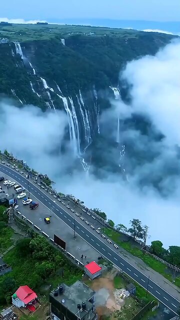 Drone footage reveals breathtaking scenery😍