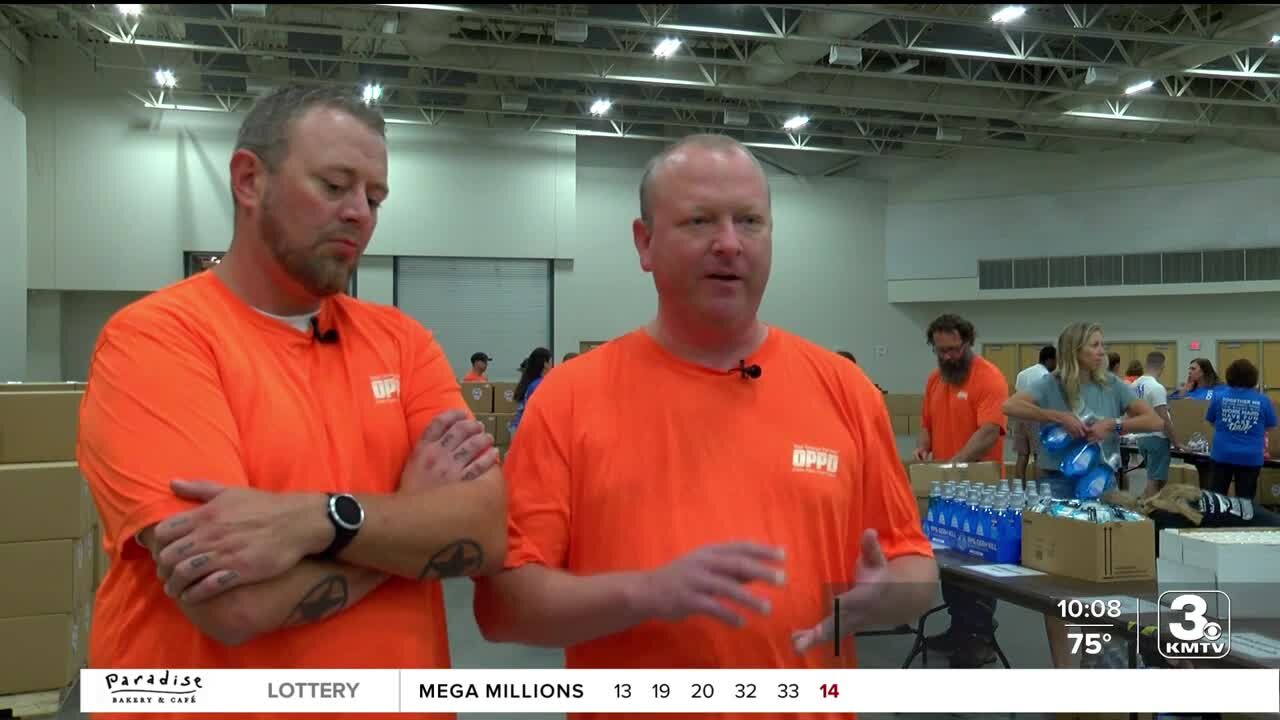 United Way of the Midlands makes hygiene kits for Omaha metro students