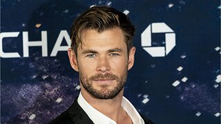 Chris Hemsworth Shares Photos From Men in Black: International Premiere