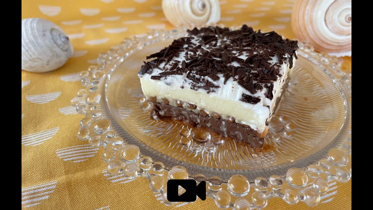 No-Bake Chocolate-Vanilla Biscuit Dessert / Μπισκοτογλυκό Ψυγείου