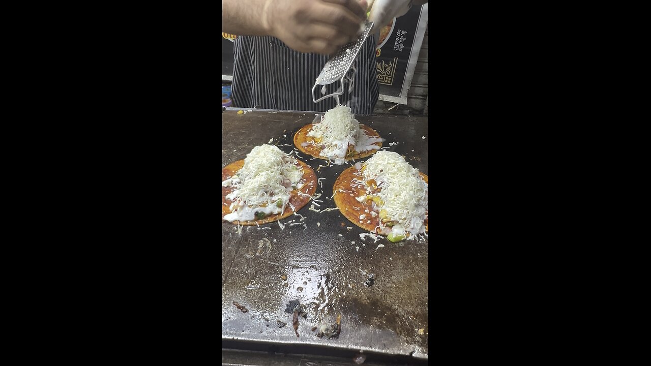 Shahi signature rolls only at 100/- at sarafa bazar Indore #streetfood #indorefoodexplorer #foodie