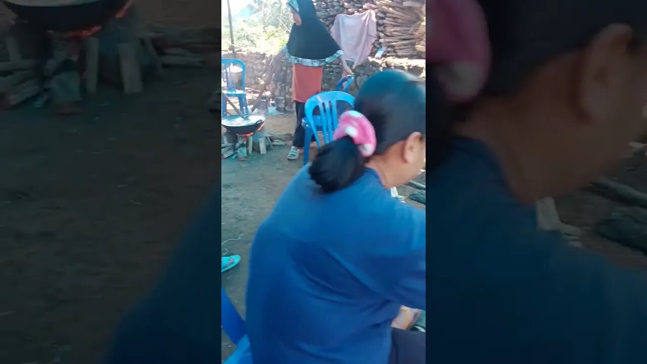 Tradisi mbuat dodol Besemah. di campur duren.