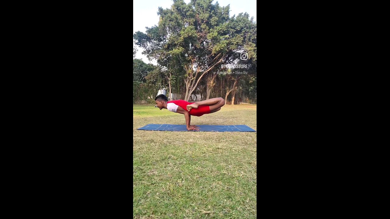 Everything happens for a reason. Don't question it, trust it. . . . . . #yoga #handbalance #💪