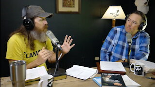 Jase vs. a Coyote, Al vs. Paint Samples, and Phil vs. the Misguided Pursuit of Miracles | Ep 92