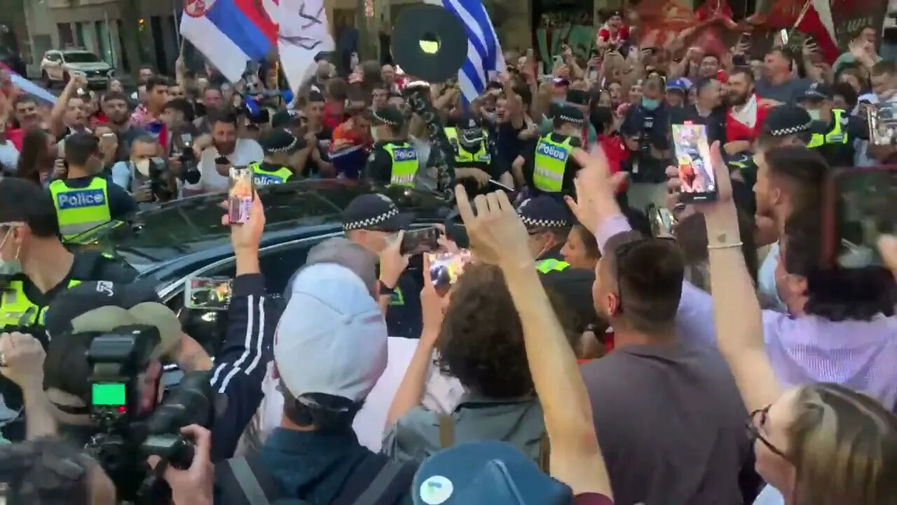Novak Djokovic (NoVax) er en fri mand efter at den tyranniske regering i Australien tabte retssagen!