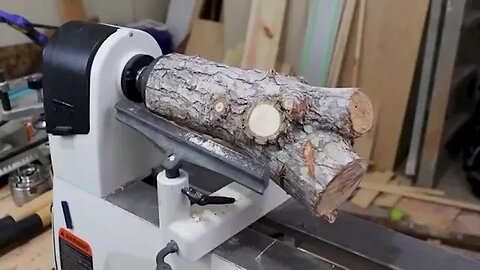 Wood Turning a Natural Edge Vase