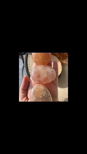 THE BENEFITS AND MEANINGS OF CHERRY FLOWER AGATE PALM STONE