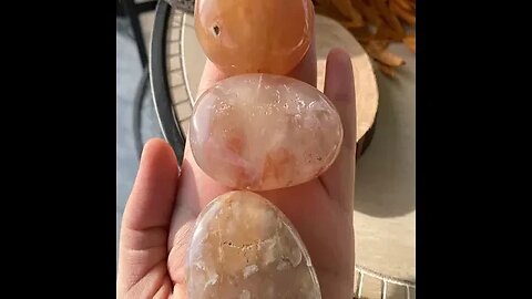 THE BENEFITS AND MEANINGS OF CHERRY FLOWER AGATE PALM STONE