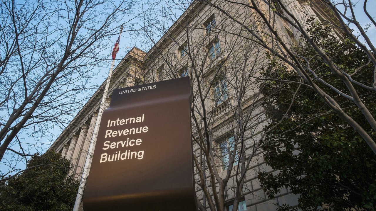 Maryland Man Arrested For Allegedly Threatening Pelosi, IRS Building