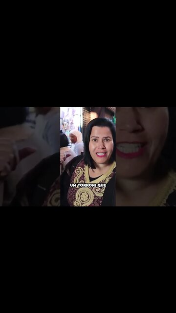 Comprando um Torone na feira movimentada na Medina do Marrocos 😛😛😛