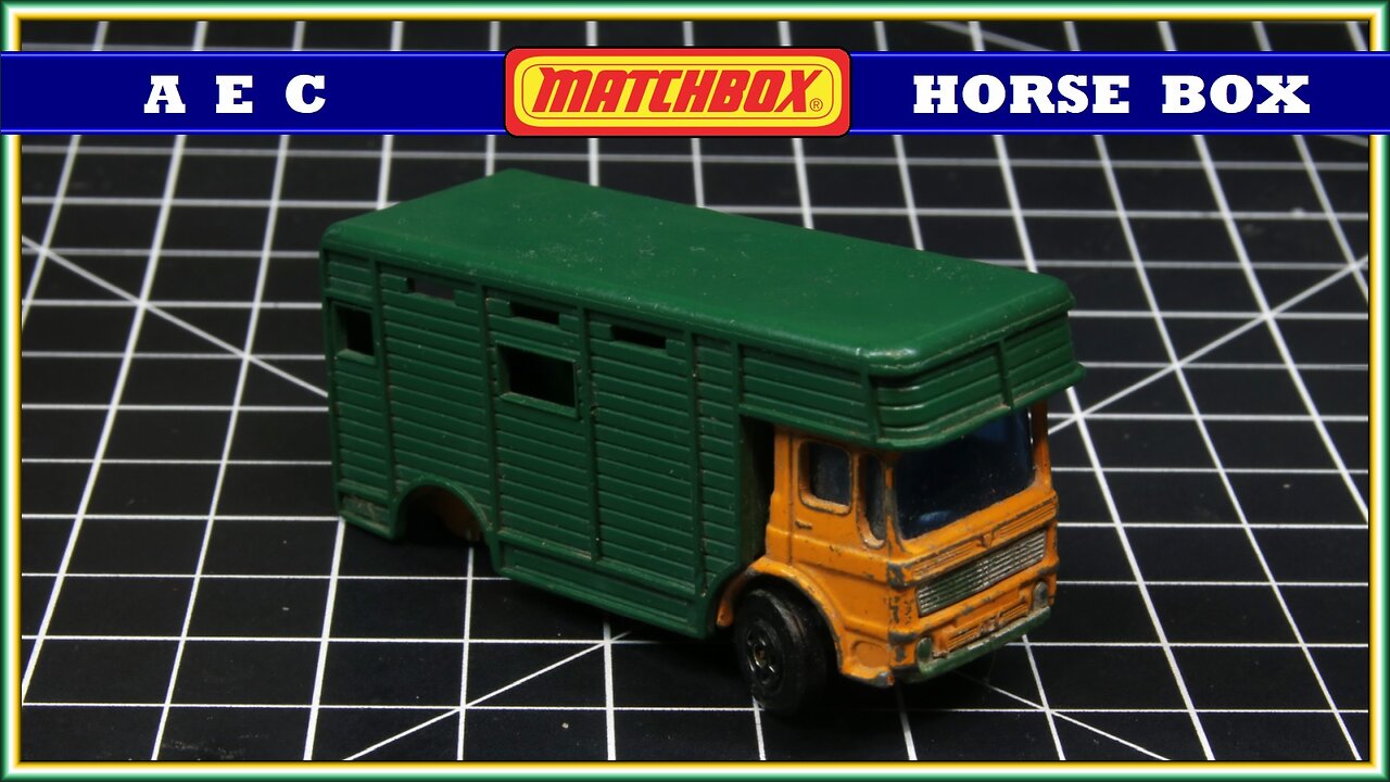 Matchbox #17E AEC Horsebox