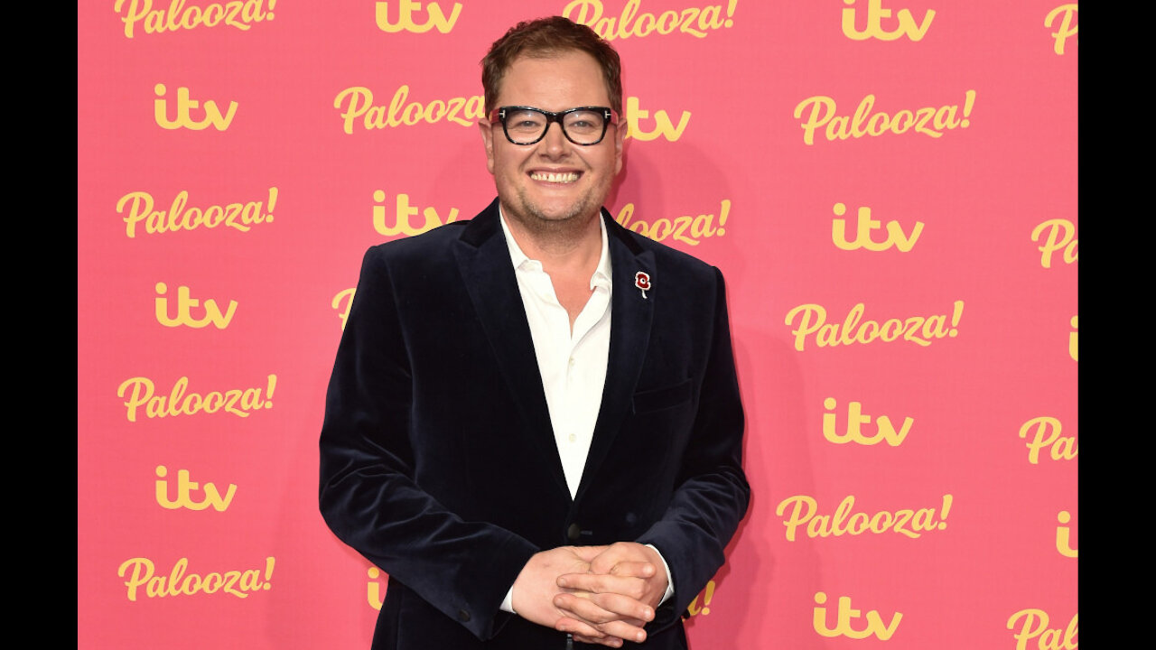 Alan Carr reveals that Adele recommended strange hotel in LA rather than in her mansion