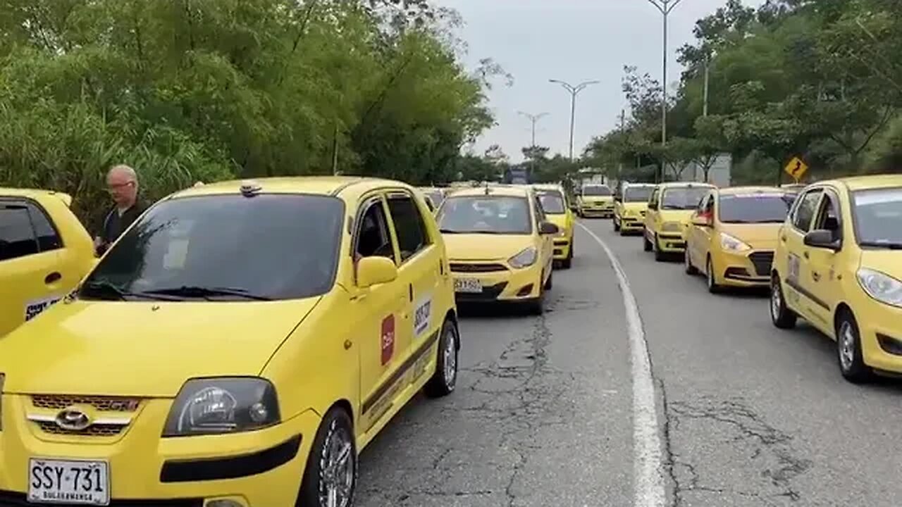 Sin paso, así se encuentra la autopista #Piedecuesta #Floridablanca