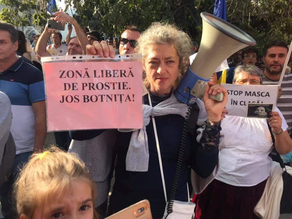 Proiectul de lege a obligativității botniței în spații deschise este proba că până acum amenzile au fost ilegale