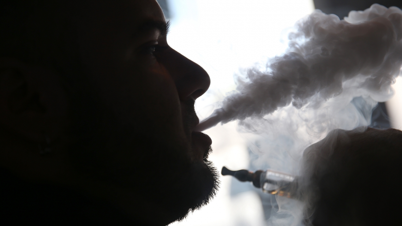 Experts Say Vaping-Related Illnesses Are Rare Outside The U.S.