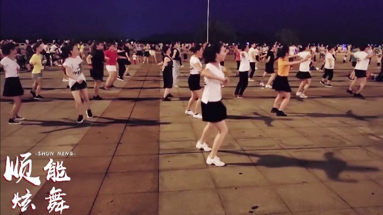 初学者减肥健身操《朋友陪你醉》，舞步简单易学，燃脂减压太给力【順能炫舞團】