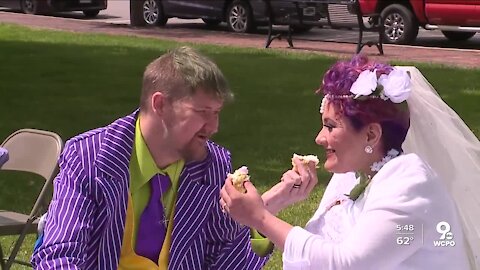 Two people who met in hospice celebrate fairy-tale wedding in Lebanon