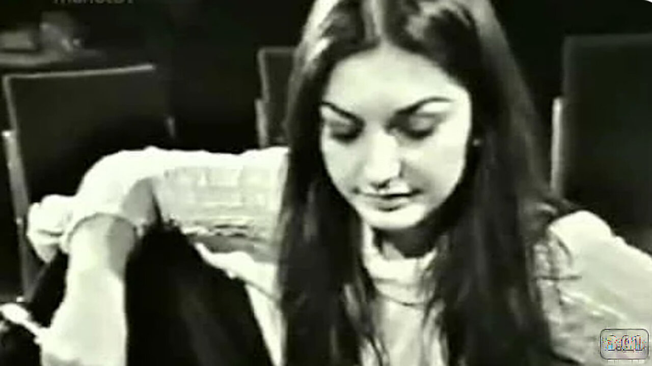 Googoosh Gole Bee Goldoon (Official Video) | گوگوش - گل بی گلدون