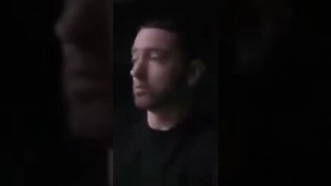 Eminem:fuck this shit.. I'm tired of camera being on my face all day😂