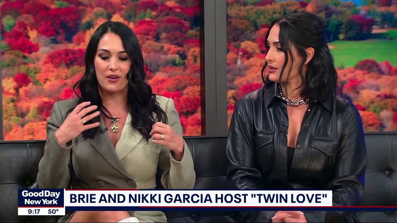 Twins In The House Too Bad They Decided Not To Dress Alike