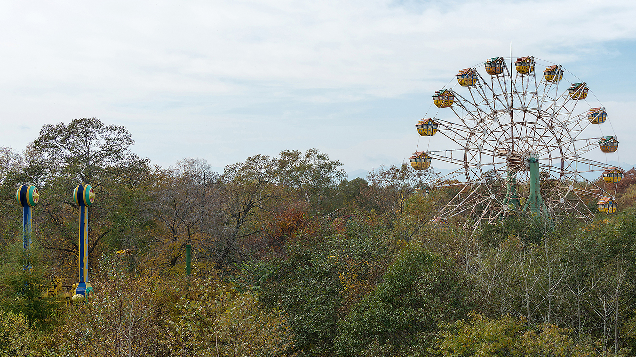 This Japanese Theme Park Went From Fun to Frightening