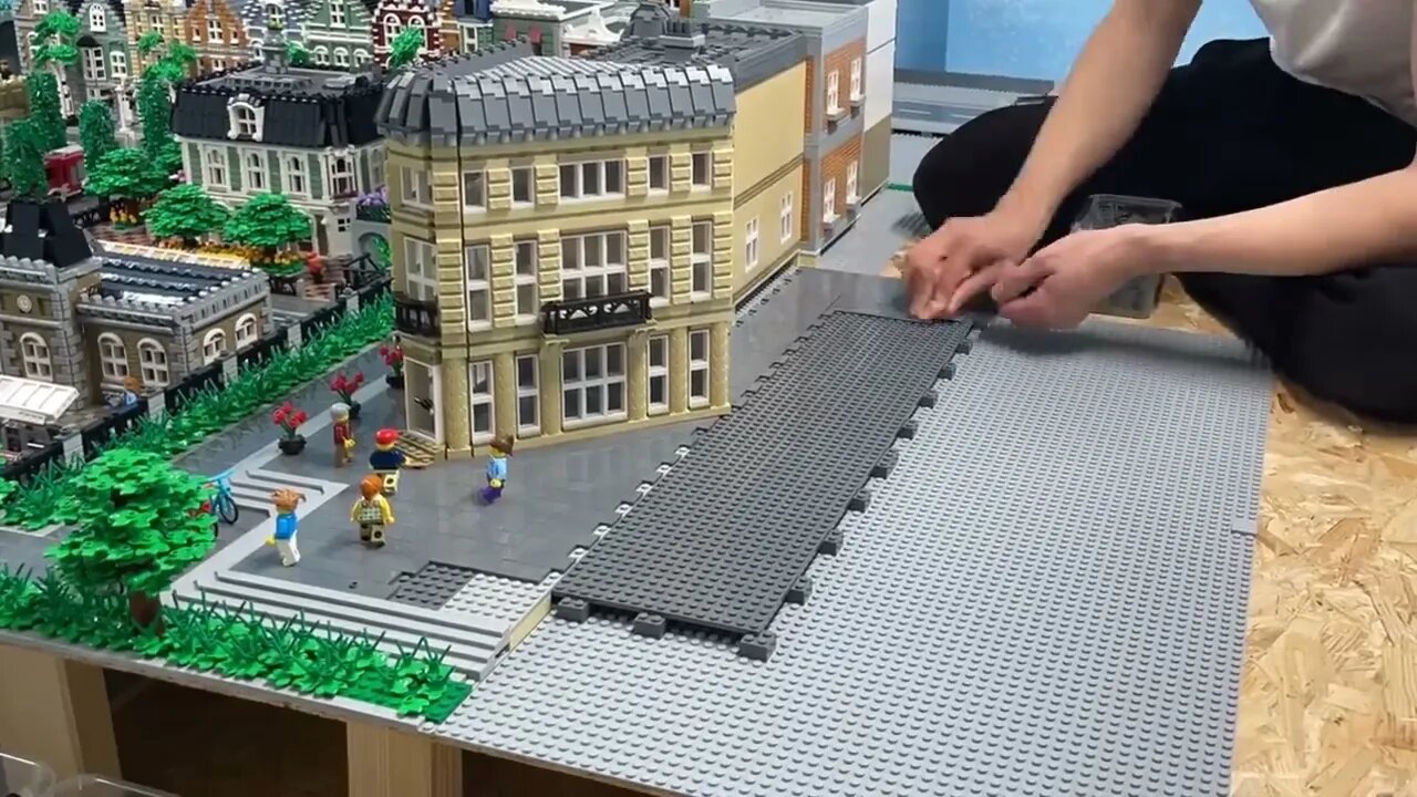 Cheating when building LEGO?! - Lego City Update