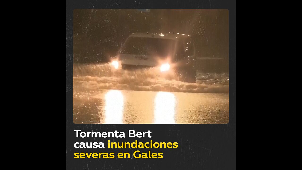 Fuertes lluvias inundan las calles en una ciudad en Reino Unido