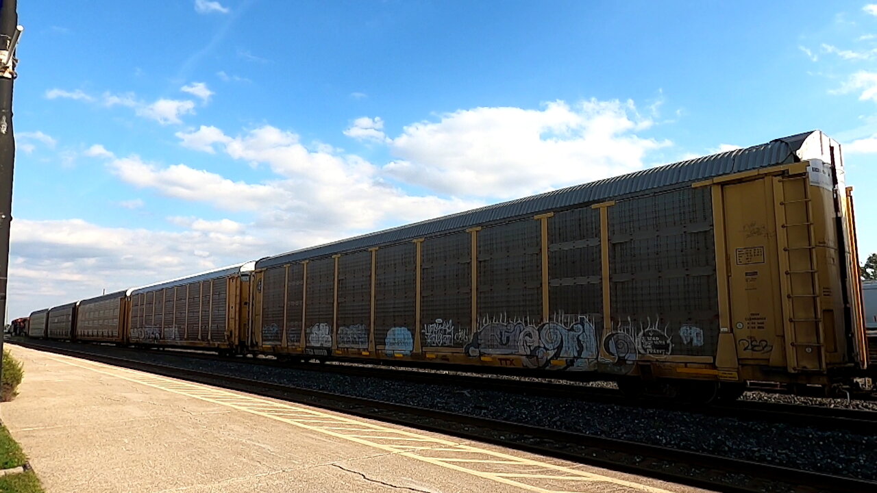 CN 492 Manifest Train Eastbound In Ontario With CN 3034 & CN 2805 Locomotives