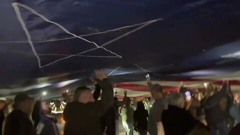 Under the big flag at Hagerstown🇺🇸