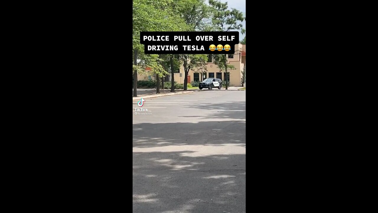 Police pulls over self driving car.