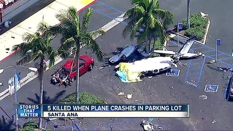 5 people killed after small plane crashes in Santa Ana