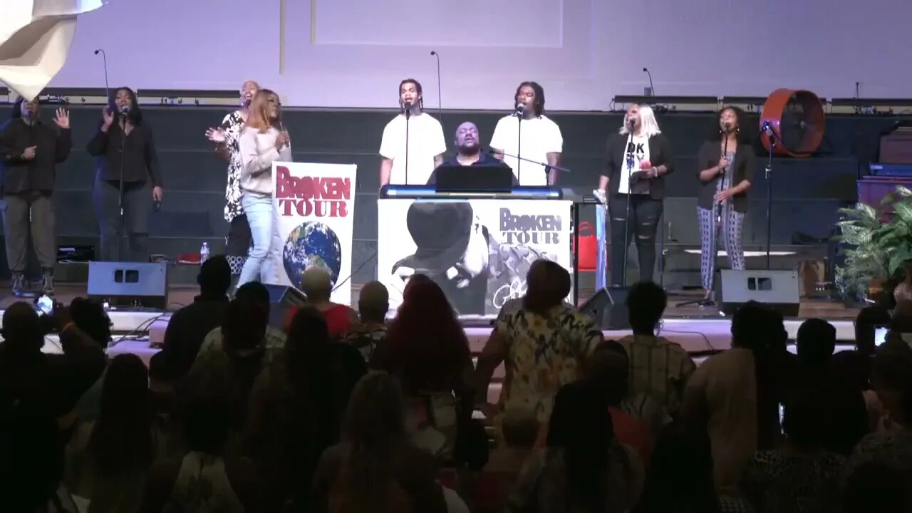 John P. Kee pass mic to Leandria Johnson