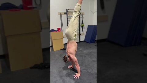 Classical movement culture. #movement #acrobatics #mobilty #handstandtraining