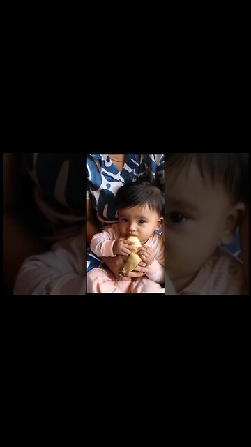 7 months old baby eats banana 🍌 #shorts #ashortaday