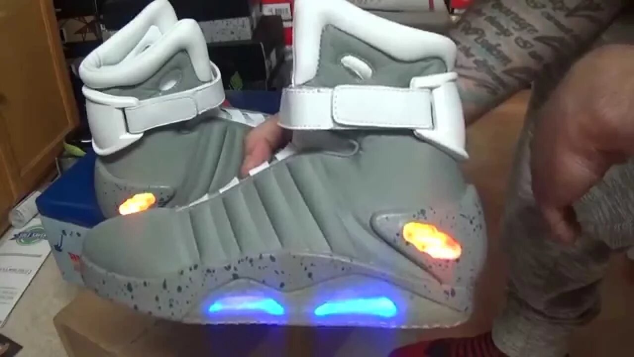 Unboxing! UNIVERSAL "AIR MAG'S "Marty McFly OG Back to the Future 2"