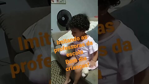 menina imitando professora da escola e conta história #shortsvideo #shorts #youtubeshorts