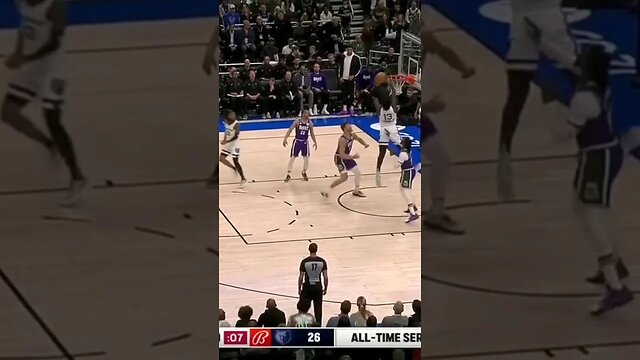 #jamorant #sick#pass#over#his #back #nba #basketball #league#pass