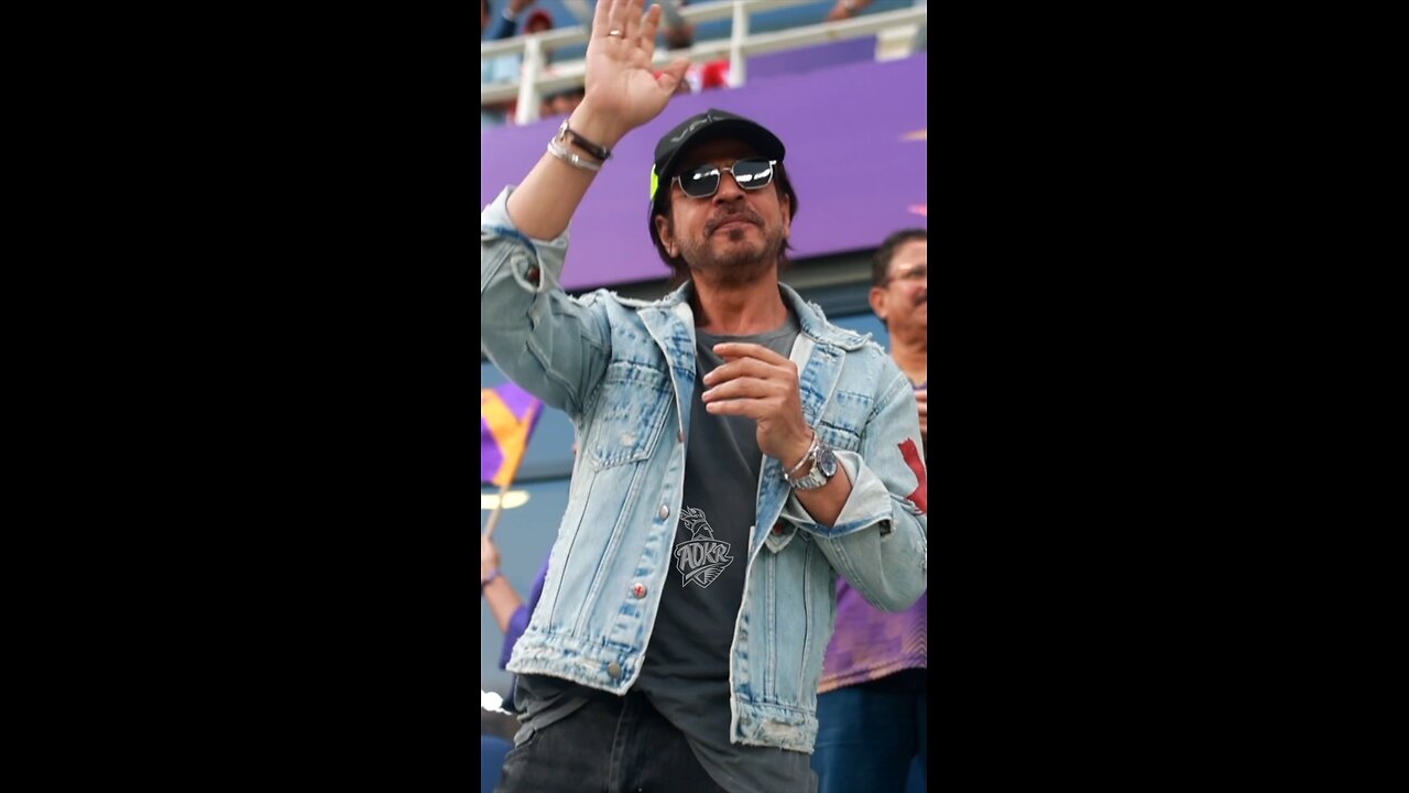 King Khan at Dubai Stadium ❤️❤️❤️❤️