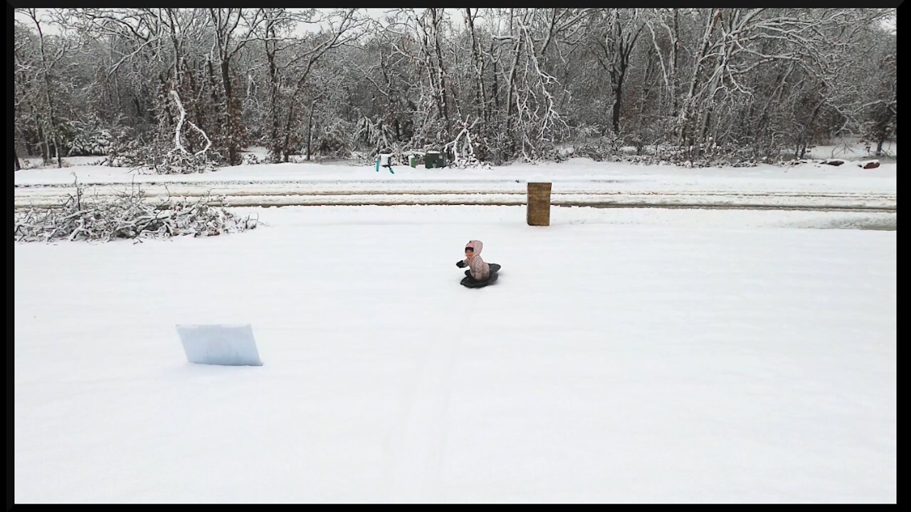 Crazy Odd Snow Storm in Oklahoma ~ Let's Sled