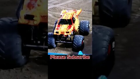 Monster Jam World Series. Max D with two huge saves!