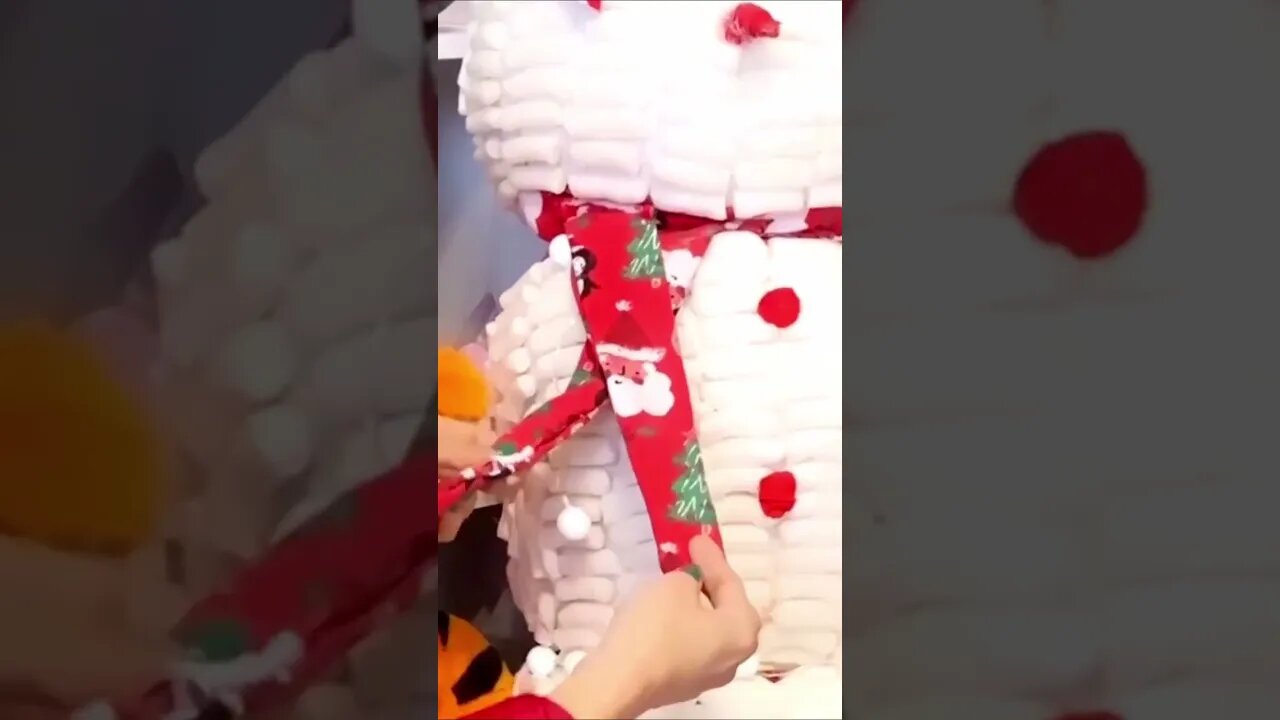 Restyle your old pillows to a Snowman ☃️DIY☃️