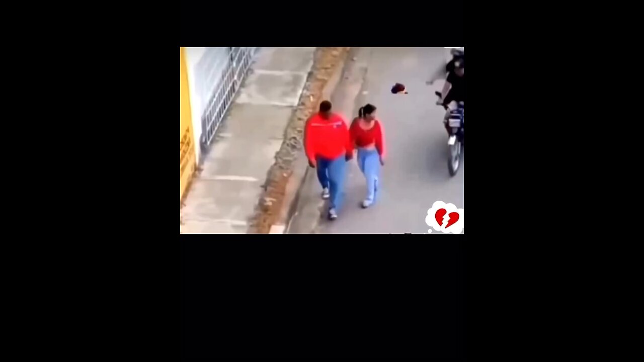 Boyfriend runs off leaves girlfriend to be robbed