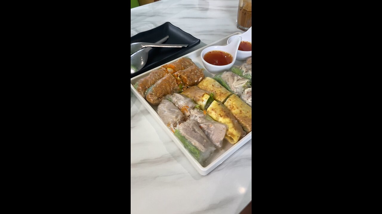 Vietnamese Restaurant has delicious food and coffee