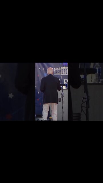 Wandering Joe Biden continues to be bamboozled by stages